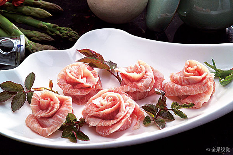 夫妻俩创业开什么店好？签池旋转小火锅小本生意 值得考虑